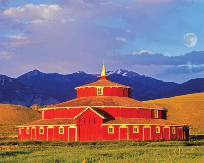 Hart Puzzles Red Barn 1000 Piece Jigsaw Puzzle - Image 1 of 3