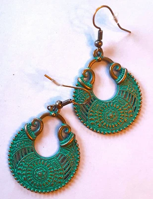 Brinco estilo boêmio cobre envelhecido anzol artesanal - Imagem 1 de 4