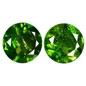 Lotto 2,68 ct (2 pz) DIMENSIONI CALIBRATE (7x7 mm) Forma Rotonda Cromata Diopside - Foto 1 di 1