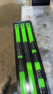 #aq923 Snap On GREEN Tool Socket Boss For 1/2" 3/8" Twist Lock Tray - Picture 1 of 2