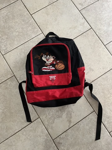 vintage backpack NBA Bulls X Looney Tunes Taz Cover
