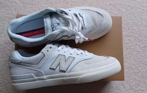 New Balance Numeric x Arrow & Beast 574 Skateschuhe Weiß Größe UK 8,5 Neu mit Karton - Bild 1 von 5