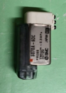 Válvula solenoide neumática SMC S070A-6DC - Imagen 1 de 2