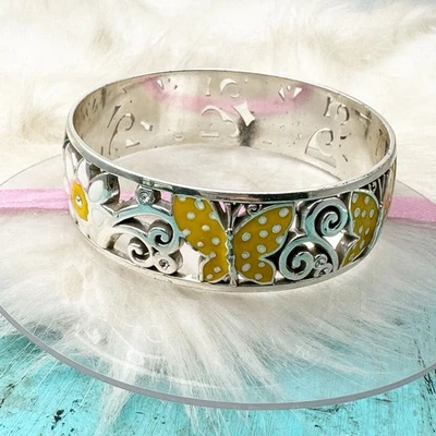 Brazalete Brighton Sunny Wings Flor Mariposa Bisagras Esmalte Amarillo Placa Plata Foto 1 de 4