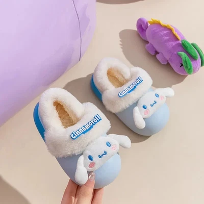 SANRIO 舒适舒适保暖拖鞋 — 第 1/3 张图片