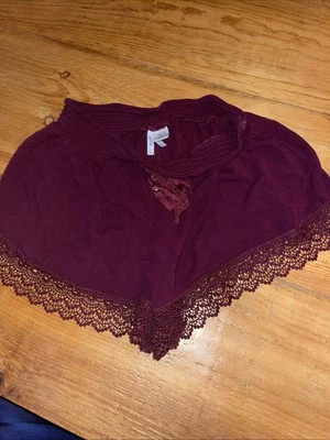 Pantalones Cortos MUDD Magenta Floral Flecos Boho Talla XLarge Foto 1 de 4