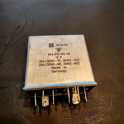 Porsche 944/968 Radiator cooling fan relay 944 615 104 02 OEM - Image 1 of 2