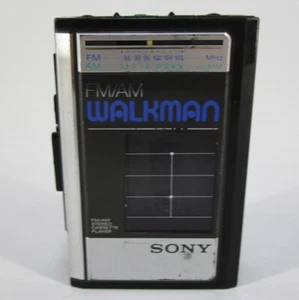 Walkman vintage Sony WM-F41 lettore cassette/radio portatile per ricambi o riparazioni - Foto 1 di 8