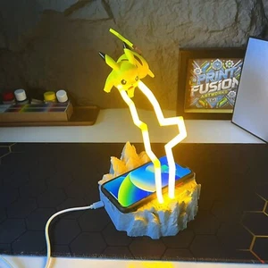 Pokemon Pikachu Chargeur Sans Fil avec Lumière LED Impression 3D Cadeau Gamer Déco - Photo 1 sur 11