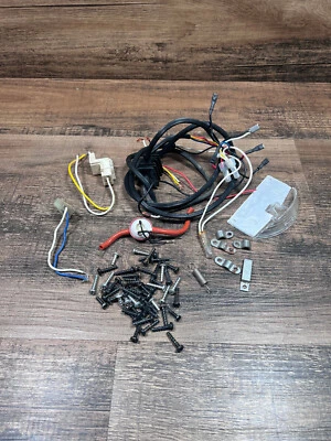 Eureka 8852bVz Pet Capture Parts, Screws - Image 1 of 4