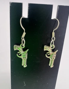 Handmade Earrings Gun Western Cowboy Silver Rodeo Boho Shooting Gift Dangle New - Picture 1 of 4