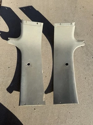 76-91 Chevrolet GMC K5 Blazer Jimmy B Pilar Borde Panel Cubierta Lados Interiores Foto 1 de 4