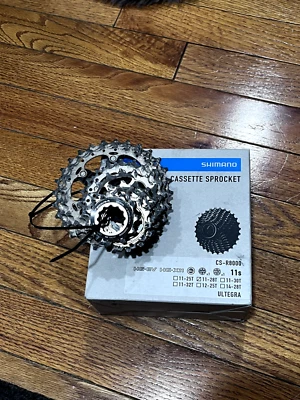Cassette 11-28T Shimano Ultegra CS-R8000 11 velocidades precio de venta sugerido por el fabricante 86,99 USD Foto 1 de 2