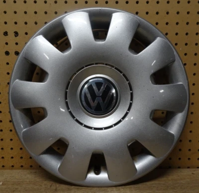 (1) 2001 Volkswagen Golf 2003-2011 Jetta 15" Hubcap Wheel Cover 1J0601147P 61538 - Image 1 of 4