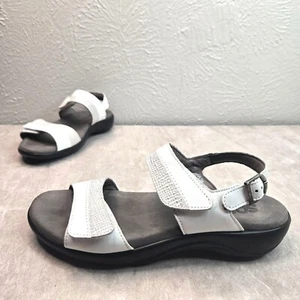 SAS bequeme Sandalen 7 breite Passform weiß Leder Freizeit Wandern niedriger Keilabsatz Fersenriemen - Bild 1 von 11