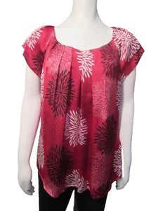 Dressbarn Blouse SZ L Rounded Neck Pleated Red Floral Flowy Silky Cap Sleeve NWT - Picture 1 of 8