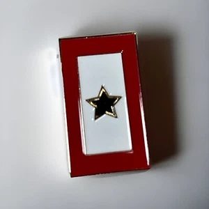 Gold Star Service Flag for a Fallen Soldier Enamel Lapel Hat Pin Tie tac NEW - Picture 1 of 6