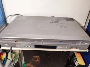 COMBO DVD / VCR SAMSUNG SV-DVD440 ( SEUL MAGNETOSCOPE FONCTIONNE ) - Picture 1 of 6