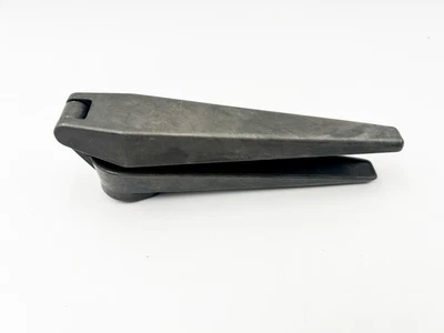 Prensa de ajo de aluminio ZYLISS Susi hecha en Suiza vintage con pátina oscura Foto 1 de 4