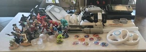 Nintendo Wii U 32GB Video Game Console Bundle - Picture 1 of 2
