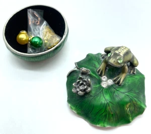 Sammlerstücke Vintage Frosch Metall Schmuckschatulle mit Kristallakzenten & grünen Augen - Bild 1 von 5