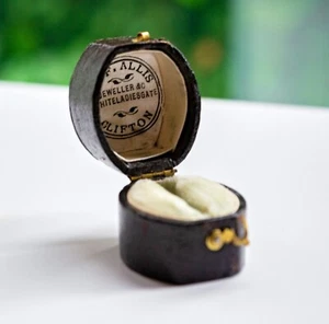 Antique Black Leather Sarcophagus Ring Box H.F. Allis Clifton RARE Shape - Picture 1 of 12