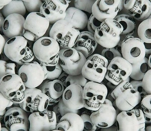 Totenkopf Perlen Acryl weiß Perlen Bastelbedarf Großpackung Set 10mm Halloween 10 Stück - Bild 1 von 1