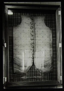 VINTAGE Magic Lantern Slide LORD DARNLEYS WAISTCOAT C1930 PHOTO SCOTLAND - Picture 1 of 2