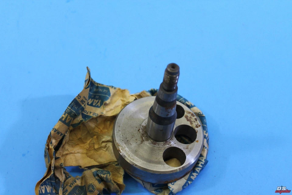 Manivela izquierda NOS YAMAHA YZ125 CT2 DT175 ATMC / 314-11412-00-00 / 452-11412-00-00 Foto 1 de 4