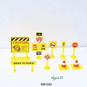 2 Set Miniatures Roadblock Traffic HO/OO 1:50 Scale Indicator Sand Table Model - Picture 1 of 6