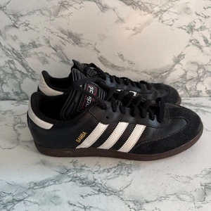 Adidas Men 8 Samba Shoe Classic Indoor Soccer Black Suede Low Top Sneaker Active - Picture 1 of 7