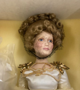 ODETTE The Swan Queen : Franklin Mint Heirloom 21" Porcelain Doll : 1990 : NRFB