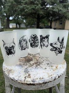 5er Set Vintage Milchgläser mit verschiedenen K-9 Rassen. Schönes Set. (T3) - Bild 1 von 7