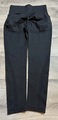 Leggings de yoga acanalados cintura alta flujo sin costuras Halara. Negro grande (sin rosa) Foto 1 de 4