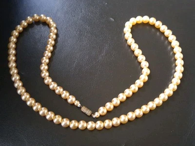 Collier vintage perles en verre nacré 66 cm – rétro ancien  - Photo 1/4