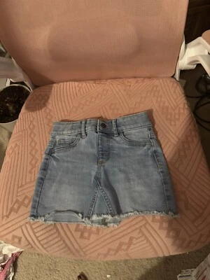 Falda vaquera corta para niña talla 6  Foto 1 de 3