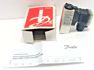 DANFOSS MBC5100 1211-2CB04 PRESSURE SWITCH 061B011066 -0.2/+4BAR/-0.02/+0.4MPa - Picture 1 of 9