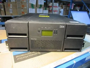 IBM 3573-L4U TS3200 Bibliothèque de bandes Châssis 48 emplacements 45E1330 EXCL DRIVES - Photo 1/2