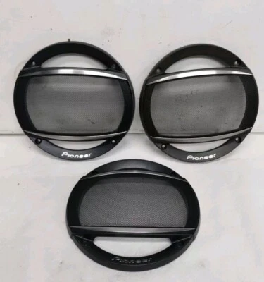 PIONEER ALTAVOCES PARRILLAS CUBIERTAS Redondas Negro Plata Acento Camión Coche 3 Piezas  Foto 1 de 4