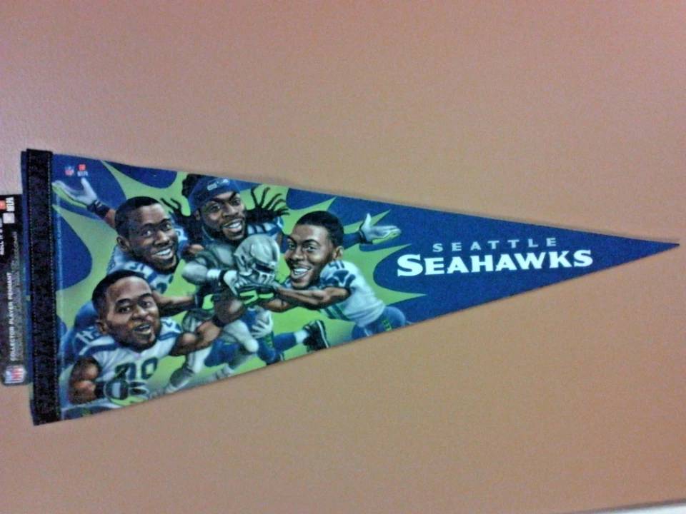 BANDERÍN DE FIELTRO DEL EQUIPO DE LOS SEATTLE SEAHAWKS DE LA NFL NUEVO CON ETIQUETAS ¡BONITO!!!! Foto 1 de 1
