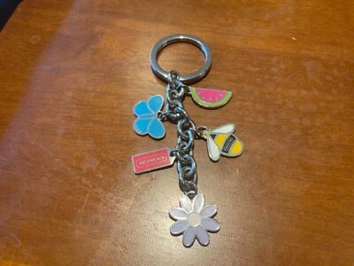 NUEVO Llavero/llavero Coach Summer Bee Mariposa Margarita Frutas Multi Mezcla Dije Foto 1 de 4