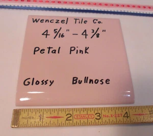 1 pz. *Rosa petalo* Piastrella ceramica lucida di Wenczel Tile 4-5/16"- 4-3/8" Bullnose - Foto 1 di 12