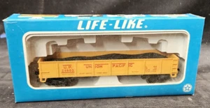 Life-Like HO Scale "Union Pacific" Gonola with load - Picture 1 of 14