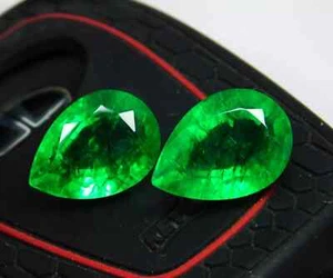 Certified 23.50 Ct Natural Beautiful Colombian Green Emerald Loose Gemstone pair - Picture 1 of 12