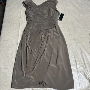 Adrianna Papell Abendmode kurz gerafft seitlich Faux Wickelkleid Größe 10 - Bild 1 von 15