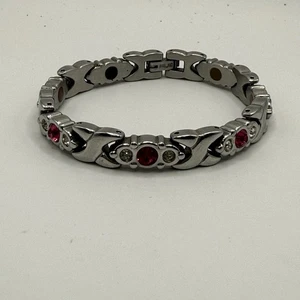 Silberfarbenes Edelstahl Magnetarmband Damen Rosa Klar Strass XOXO - Bild 1 von 7
