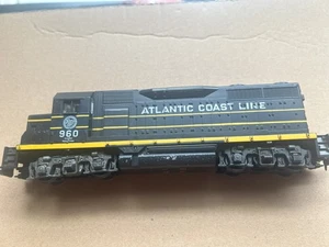 ATHEARN # 4201 ~ ATLANTIC COAST LINE GP35 POWERED LOCOMOTIVE # 960 ~HO SCALE - Picture 1 of 5