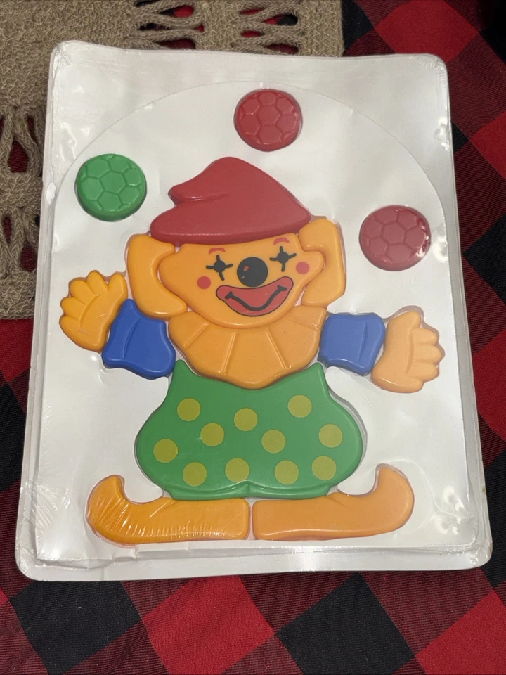 Vintage Plastic Frame-tray Clown Puzzle 15 Pieces - Image 1 of 1