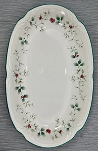 Pfaltzgraff Winterberry Oval Bread Tray Platter Christmas Holly Berries 12” - Picture 1 of 5