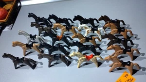 YF LOT PLAYMOBIL 20 CHEVAUX CENTRE EQUESTRE CHEVAL FERME WESTERN INDIEN COWBOY - Photo 1/13